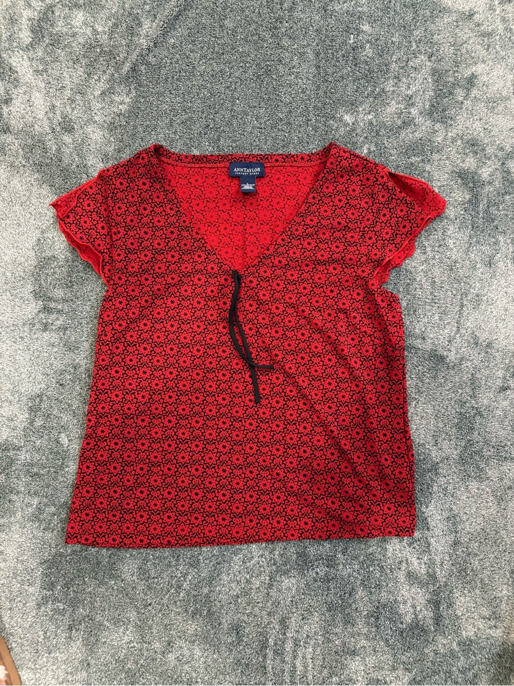 Ann Taylor Red Floral Tie-Front V-Neck Blouse